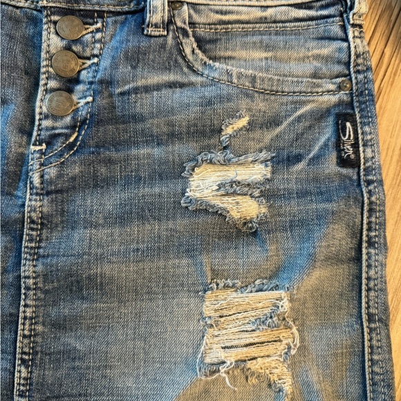 Women’s Silver Jeans Size 2 Denim Skirt - Picture 6 of 6